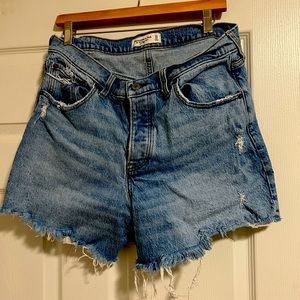 Abercrombie The 90s Baggy Short